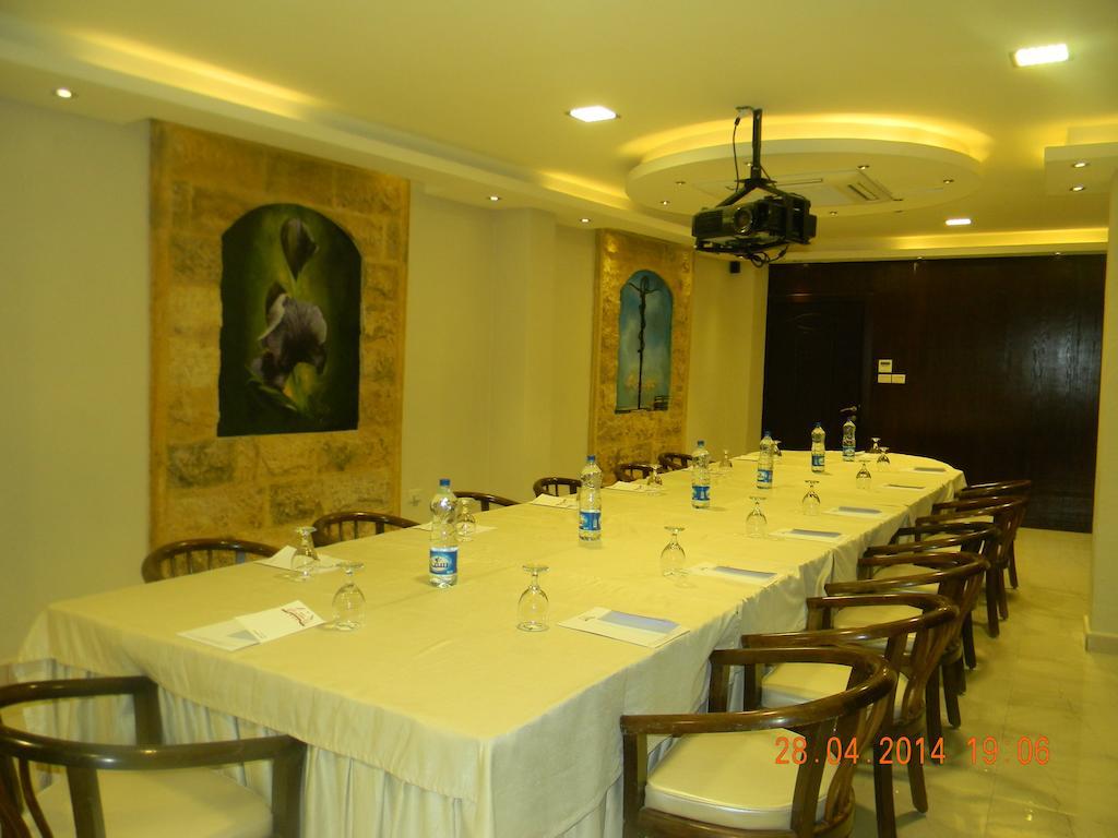 Saint John Hotel Madaba Exteriör bild