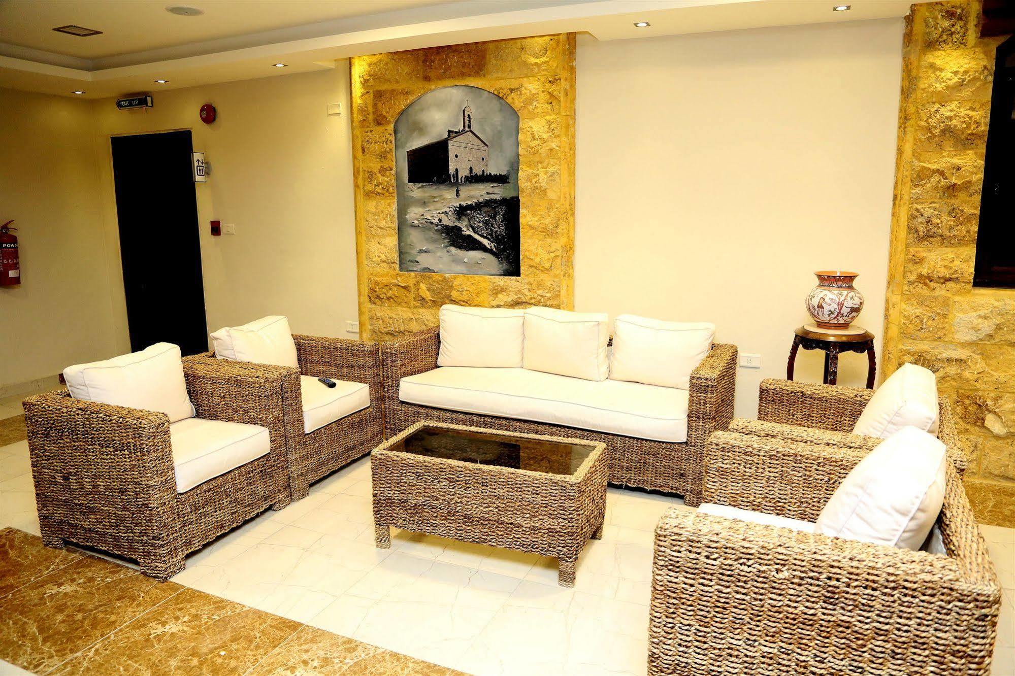Saint John Hotel Madaba Exteriör bild